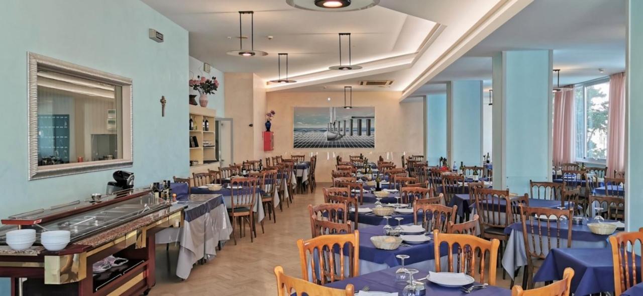 Hotel Cosmos 里米尼 外观 照片
