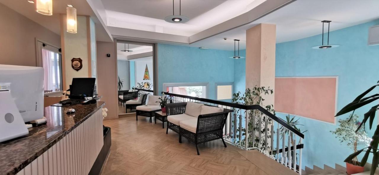 Hotel Cosmos 里米尼 外观 照片